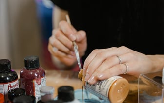 Стройка и ремонт: акриловые краски и эмали