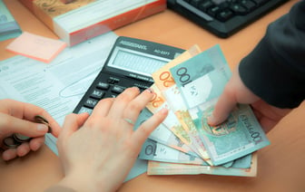 Беларусь заняла 4-е место в ЕАЭС по уровню зарплат. Где получают больше, а где меньше?