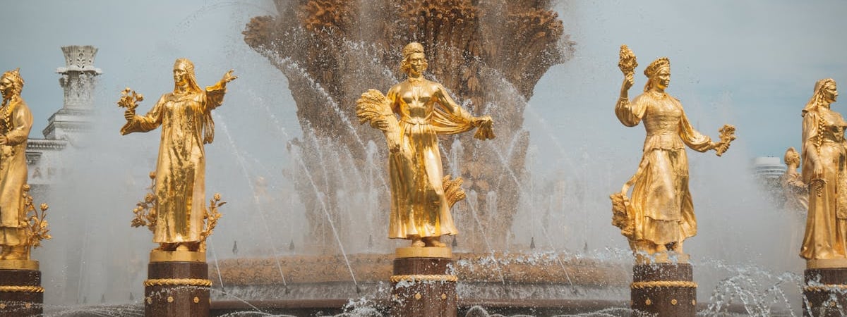 Россия и Китай начали нанимать курьеров для оплаты товаров золотом