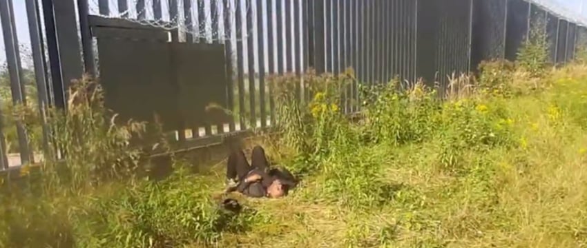 Белорусские пограничники заявили о ещё одном избитом мигранте