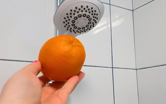 Зачем белорусам брать в душ апельсины? Об этом неожиданном эффекте мало кто знает