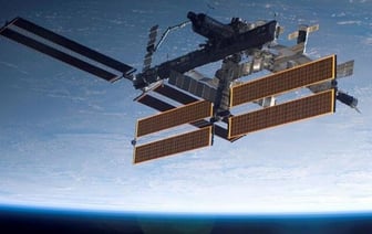 Через несколько лет МКС упадет на Землю. Ученые рассказали, какие опасности это несет