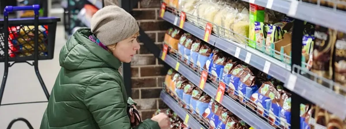 До 56%. Белорусские магазины объявили «взрывные скидки» на торты, колбаски, форель, цыпленка, кофе. Где «суперраспродажа»? — Фото