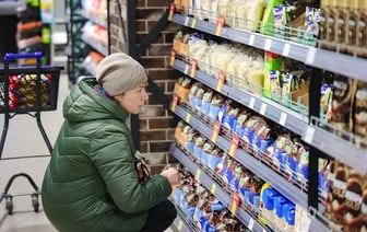 До 56%. Белорусские магазины объявили «взрывные скидки» на торты, колбаски, форель, цыпленка, кофе. Где «суперраспродажа»? — Фото