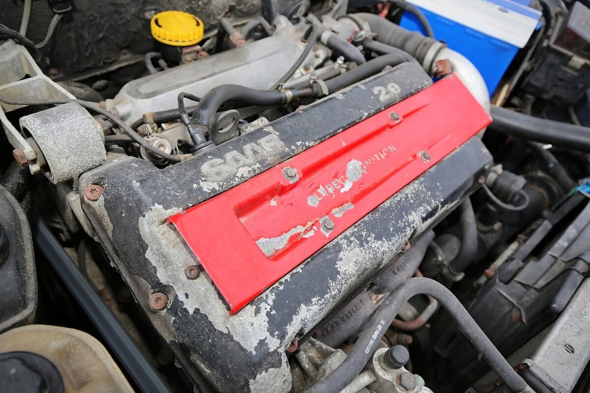 Белорус показал очень редкий Saab 9000