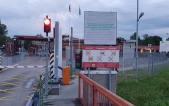 Больше 60 евро в кошельке — значит, будут проблемы. Трудности при выезде из Литвы