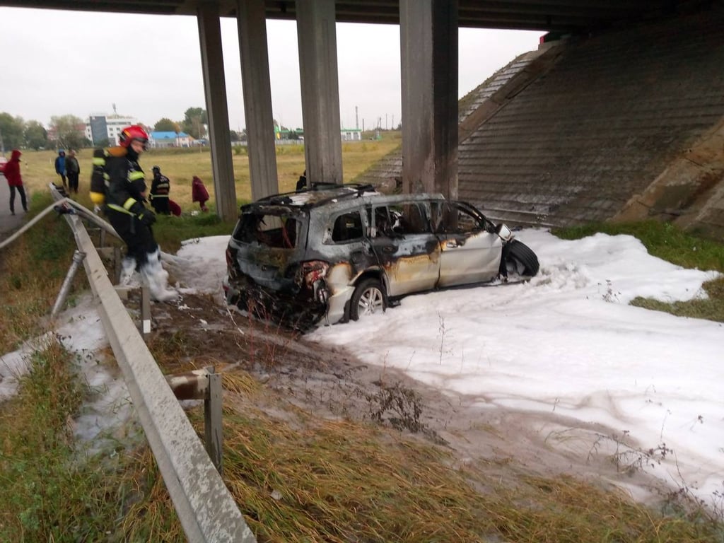 Скорость и трагедия: Mercedes на скорости вылетел с дороги