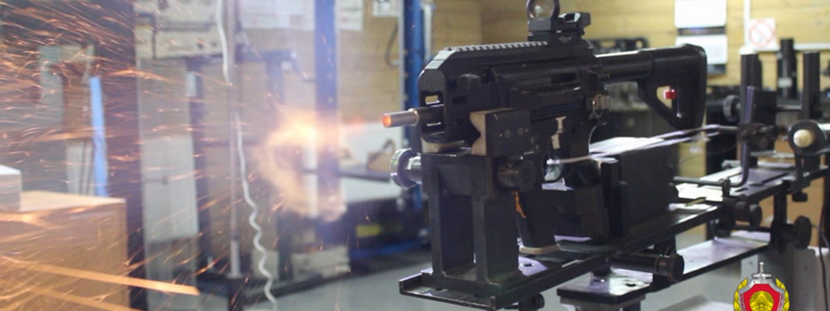 ГУБОПиК задержал жителя Брестчины с пистолетом-пулемётом, напечатанном на 3D-принтере — Видео