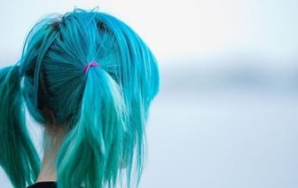 Стало известно, как в Беларуси будут работать со школьниками с яркими волосами