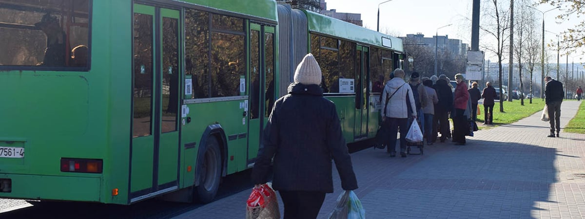 В Гродно в дни памяти пустят дополнительные автобусы на кладбище