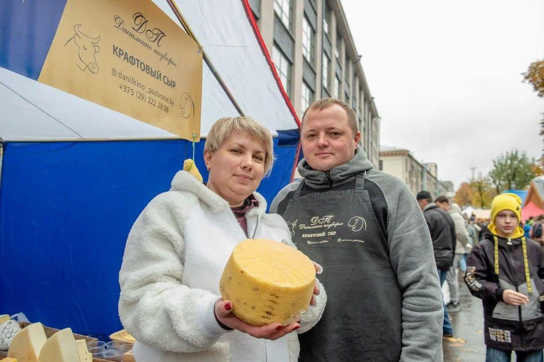 «Три породистые козы стоили, как иномарка»‎. Белорусы переехали из столицы в деревню, чтобы стать сыроварами