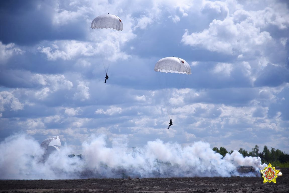 Прыжки с высоты 600 метров проходят на полигоне «Брестский»