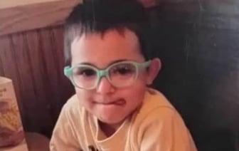 Пятилетний мальчик в США умер после того, как его оставили в раскаленной машине на семь часов