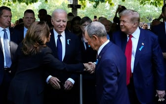 Камала Харрис и Дональд Трамп пожали друг другу руки у мемориала жертвам 11 сентября после бурных дебатов.