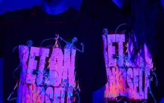 Неон и дерзкие ретро-принты: Betera x Uno Mas Uno выпустили лимитированную коллекцию одежды