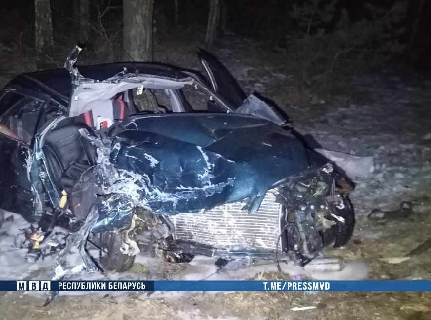 Два человека погибли при лобовой аварии с фурой под Жабинкой