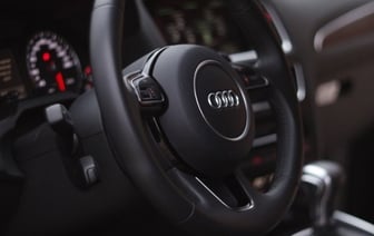 Автослесарь пообещал починить Audi, но вместо ремонта машины катался на ней. Что решил суд?