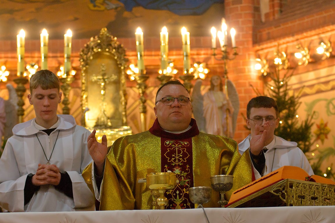 Фотарэпартаж з пастаўскага касцёла Антонія Падуанскага. Фота Сержука Серабро