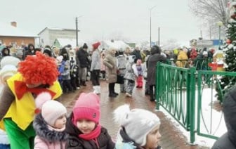 Программа «Хоровод у новогодней елки» на Речице в Бресте