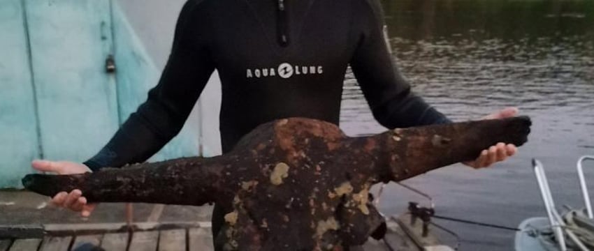 Гомельские водолазы нашли череп бизона на дне Сожа