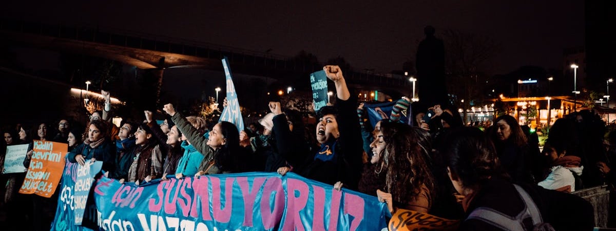 За пять дней протестов в Турции задержано более тысячи человек