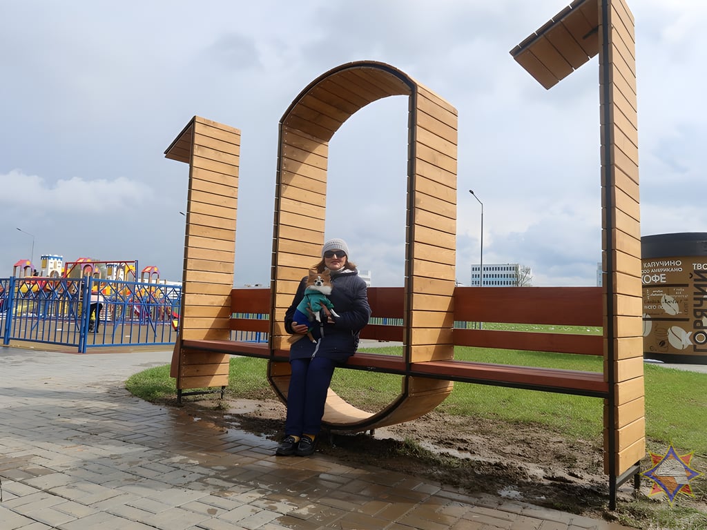 МЧС установило одну скамейку в парке 1000-летия, она изображает экстренный номер 101