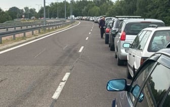 На польско-беларусской границе — переполох: в чатах пишут, что не выпускают всех, кто везет технику и другие товары