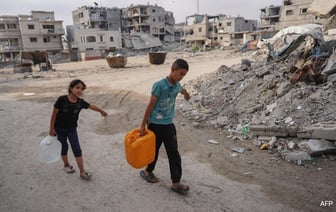 "Ни одного колодца не осталось": жители Газы обыскивают руины в поисках воды