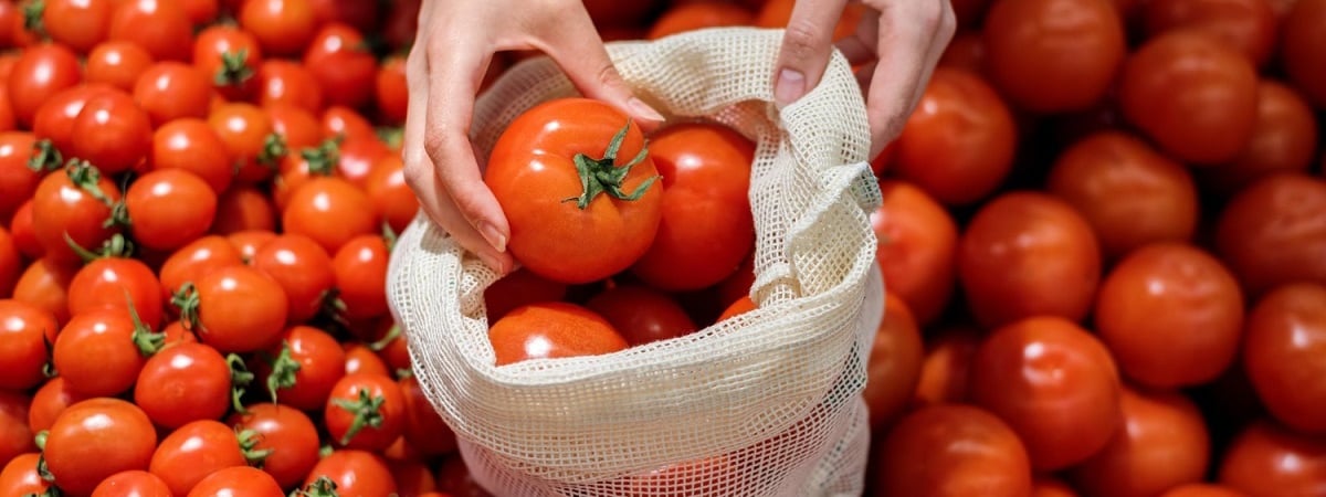 Как сделать магазинные помидоры вкуснее? Поможет один фрукт или вода (но не только) — Полезно