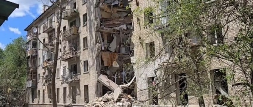 Минобороны России: ВСУ ударили пятью ракетами АТАСМS по домам в Луганске