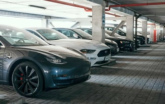 Когда белорусы обязаны уплатить пошлину за привезенный электромобиль? В Таможне рассказали об исключении — Полезно