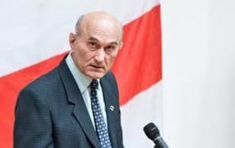 Пазьняк призывает Запад ради освобождения политзаключенных начать переговоры с “этим варварским режимом“
