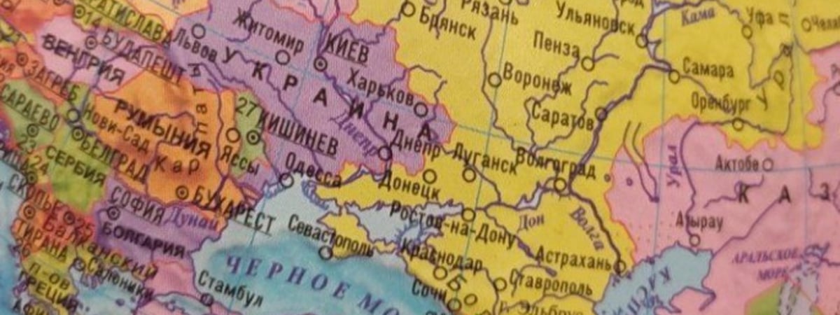 В Минске продают глобусы, на которых российскими обозначены части Украины, которые даже не оккупированы Россией. Что говорит продавец?