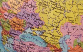 В Минске продают глобусы, на которых российскими обозначены части Украины, которые даже не оккупированы Россией. Что говорит продавец?