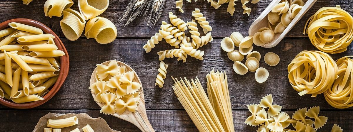 Какие макароны идеально подходят для супов и салатов, а какие — к мясу? Разобрались, как выбрать самые полезные — Полезно