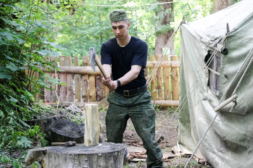 Репортаж из лагеря реконструкторов в Брестской крепости