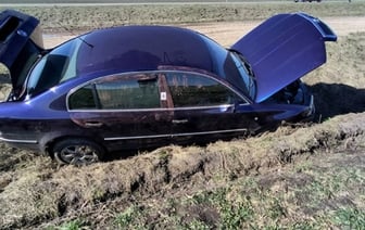 Девушка попросилась за руль автомобиля Skoda. Чем все закончилось? Случай в Брестской области