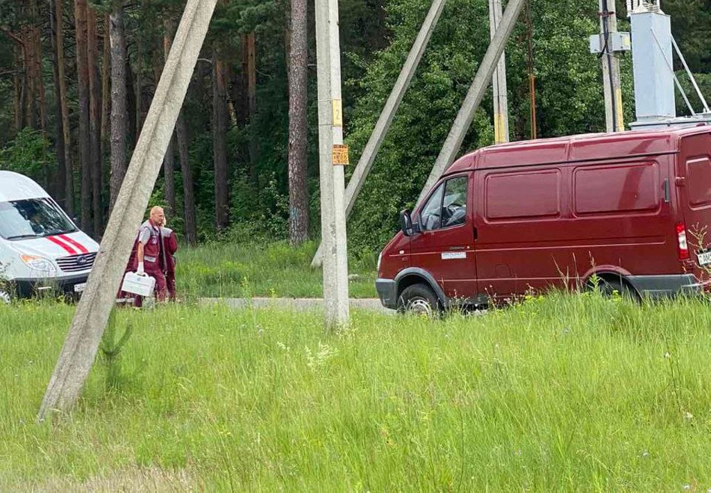 «Горел свечкой целый час». В Беларуси мужчина висел на линии электропередачи: что известно о жуткой трагедии