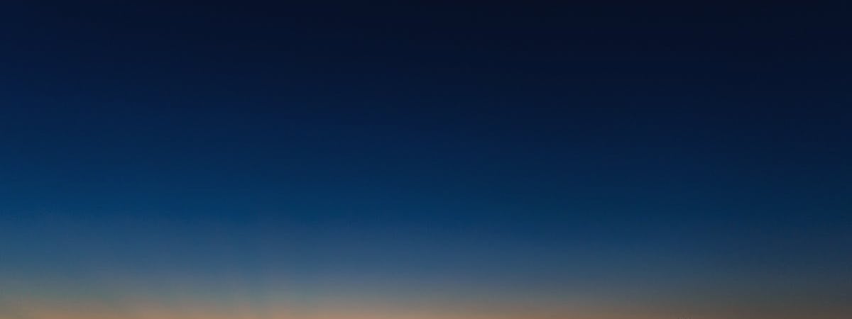 Американские эсминцы уничтожили ракеты и дроны хуситов, которые атаковали корабли