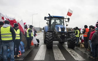 Белорус насмерть сбил мужчину во время протестов фермеров в Польше