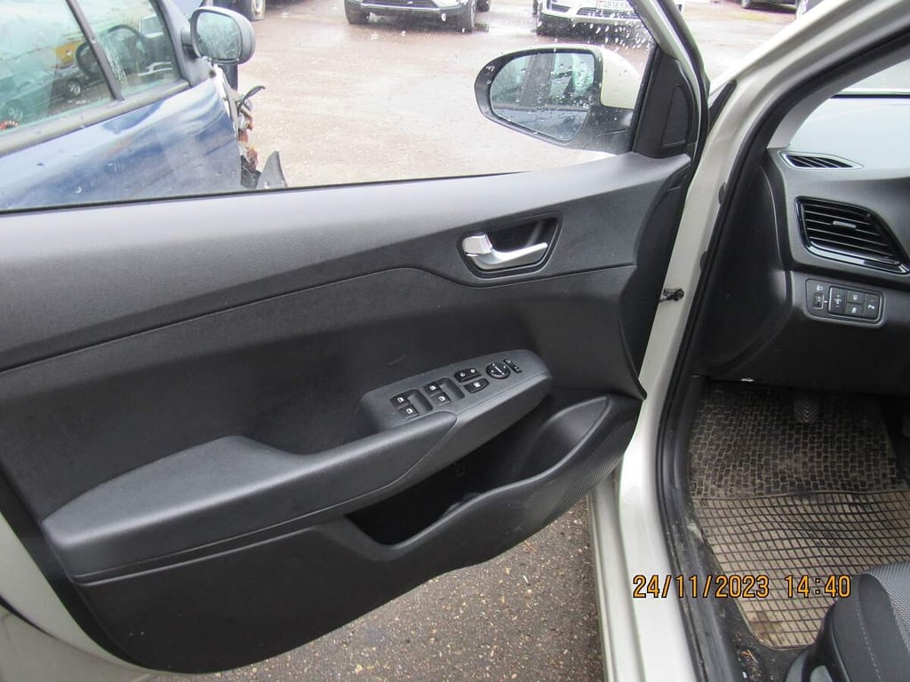 Cамые дорогие авто, продаваемые в РБ за долги: дешевле, чем на «вторичке»?