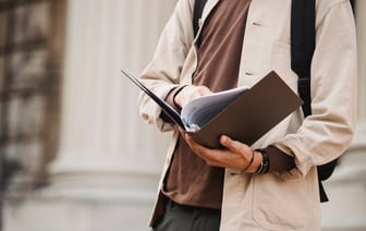 «Всем учащимся — бесплатные обеды» — Червенский колледж предложил выучиться на IT-специалиста и столяра сразу