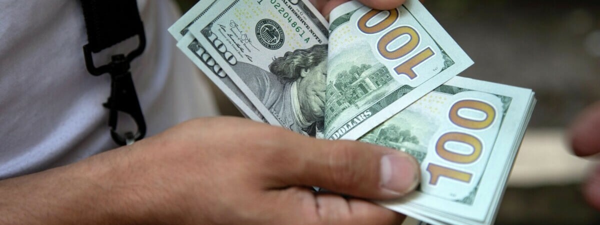 Предложение ввести санкции за отказ от доллара в США