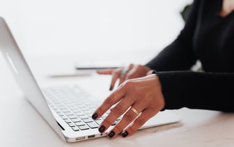 Минского предпринимателя обвиняют в финансировании «экстремистской» и «террористической» деятельности, и «экстремистского» формирования