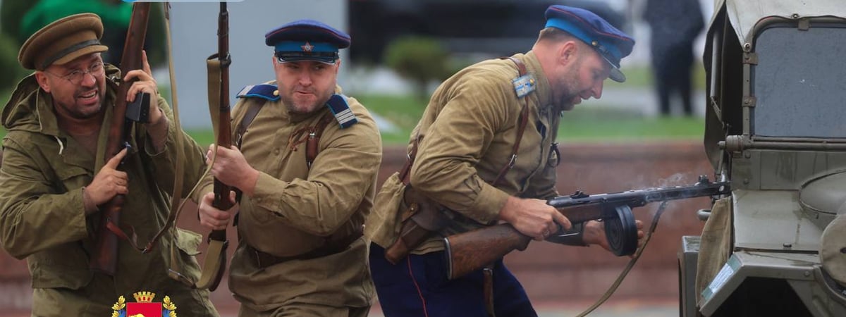 «Звездный» марш, стрельба в центре и скульптура Дяде Степе — как милиция Гродно отметила свой юбилей