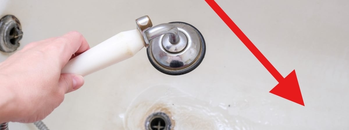 Как удалить желтые пятна с ванны без едких химикатов? Поможет эта самодельная паста из двух ингредиентов — Полезно