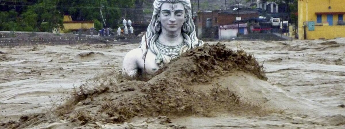 Юг Испании накрыли наводнения из-за рекордных дождей — Видео