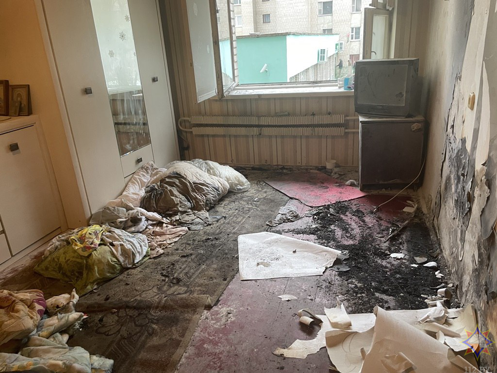 В Барановичах в общежитии загорелись диван и постельные принадлежности в комнате