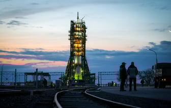 Эксперты заявили, что полёт «Союз МС-25» займёт двое суток вместо запланированных трёх часов. Почему?