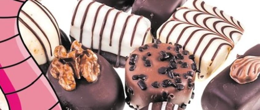 Семья купила конфеты, а дома оказалось, что внутри червячки и личинки насекомых. Возместит ли магазин стоимость конфет или это ответственность производителя продукции?